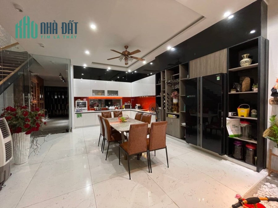 Mặt tiền Núi Thành, Trung tâm Đà Nẵng,  320m2, ngang 7m, Chỉ 24 tỷ TLCC,