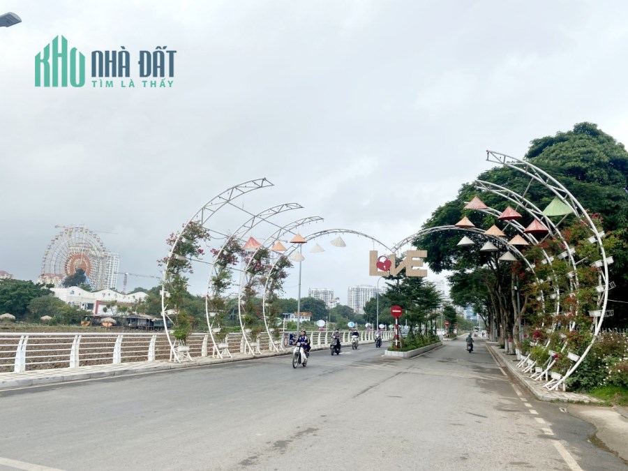 Bán nhà Âu Cơ, Tây Hồ, sát Thung lũng Hoa, Dt 55m, 4T, 4N, giá 7,9 tỷ.