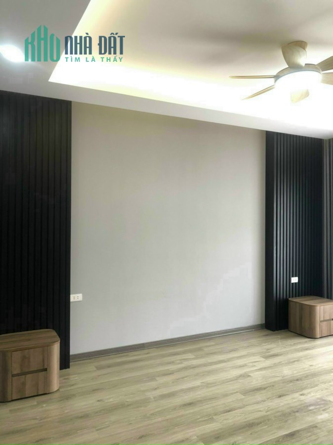 Bán nhà Thạch Bàn, quận Long Biên. 50m X 4T, Ngõ thông, mặt tiền rộng, gần Ô tô vào nhà ,giá 4.6 tỷ.