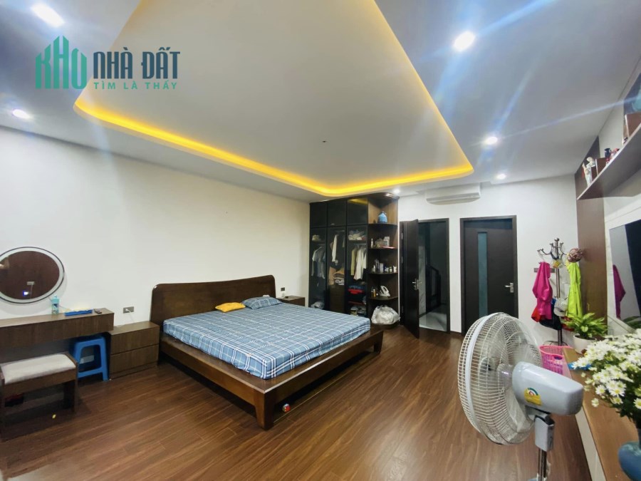 PHẠM VĂN ĐỒNG CẦU GIẤY, HÀNG XÓM BỘ CÔNG AN, LEXUS ĐỖ CỬA, NHÀ ĐẸP LUNG LINH, GIÁ NHỈNH 7 TỶ