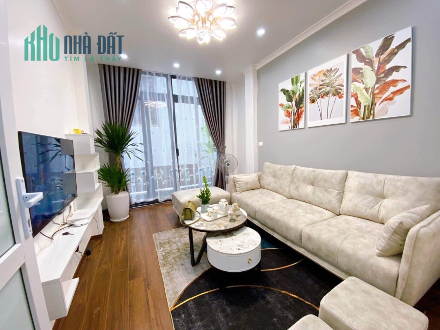 Bán Nhà Trần Duy Hưng, Nhà MỚI đẹp Lung linh, 50m2, 4 Tầng, Nở hậu, Full Nội Thất.