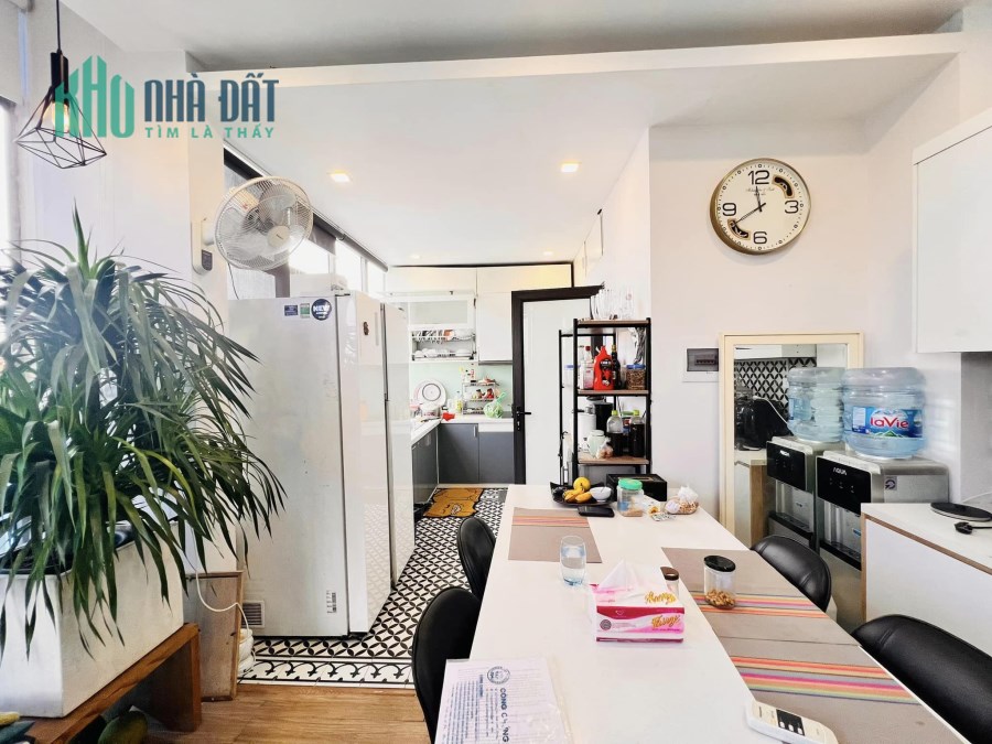 CC MINI 7T THANG MÁY 9P KHÉP KÍN VIEW HỒ BA MẪU. GIÁ NGỘP KHÁCH THÍCH LÀ BÁN
