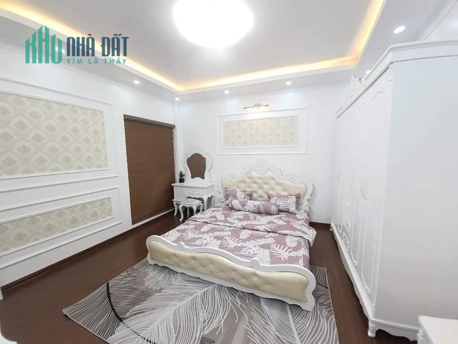 Bán nhà siêu đẹp Đội Cấn , Ba Đình, 36 m, 5tầng, nhỉnh 4 tỷ, nhà đẹp ở luôn.