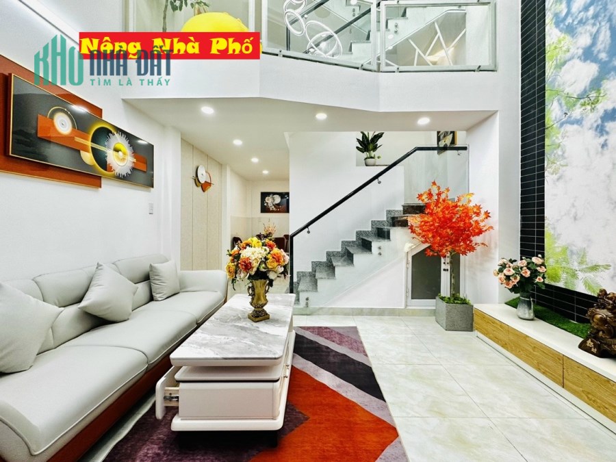 Bán gấp nhà Đường Quang Trung, P8, Quận Gò Vấp, 4.4X9.5m, 5Tầng, chỉ 5 tỷ25