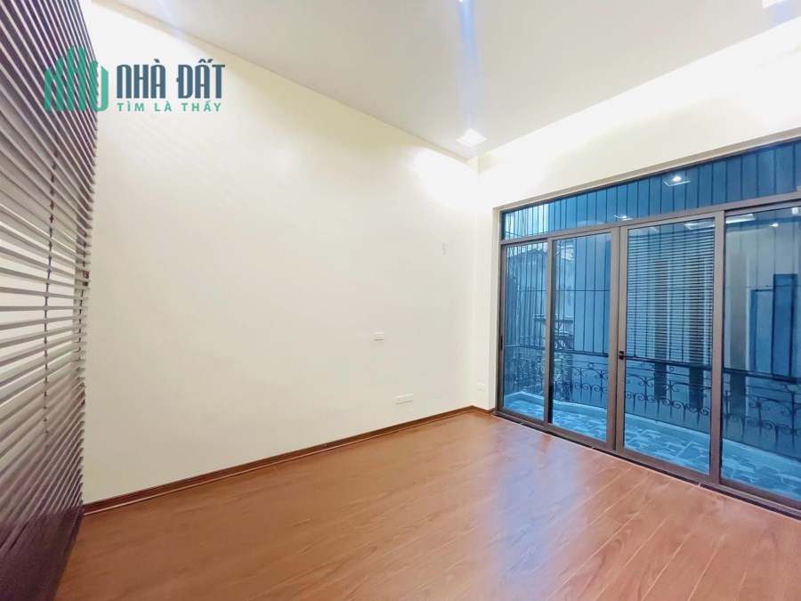 BÁN NHÀ PHỐ THÁI THỊNH: 51M2, 5 TẦNG, 4 NGỦ, LÔ GÓC, GẦN PHỐ. NHỈNH 5 TỶ