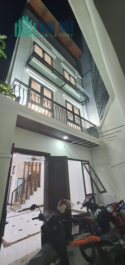 Bán nhà Lạc Long Quân, nhà mới ở ngay ,56m,4 tầng ,5.15 tỷ
