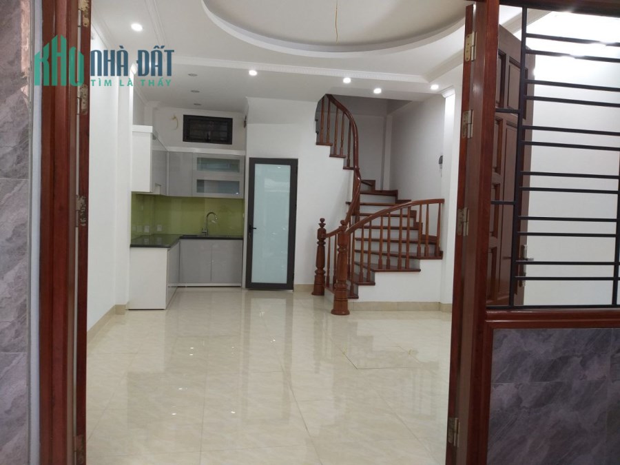 Bán nhà Đoàn Thị Điểm Ở LUÔN 40m2 x 4T, nhỉnh 3 tỷ