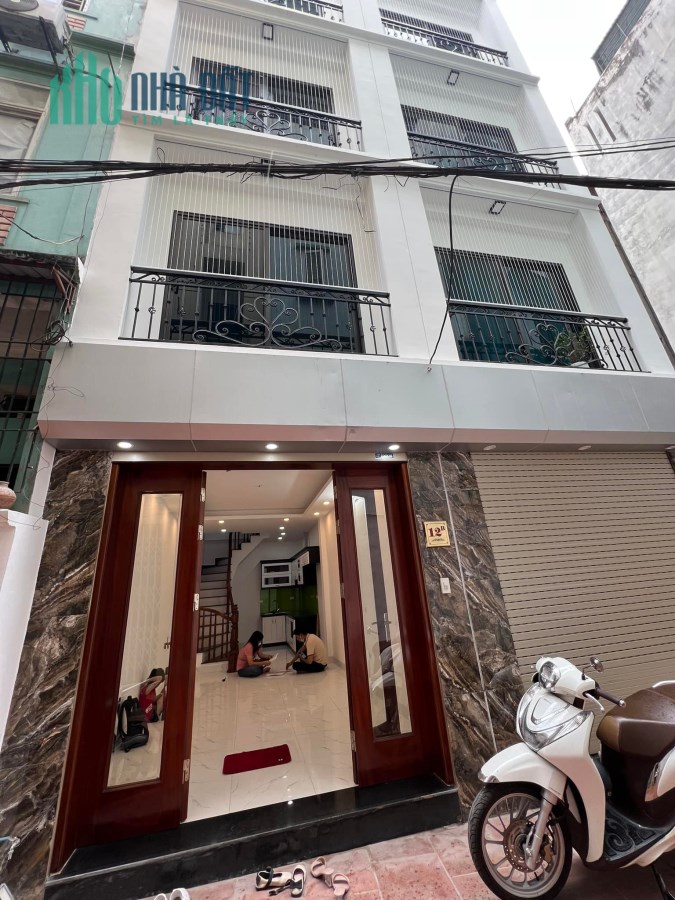 Bán nhà đường Giáp Bát - Hoàng Mai 35*5 Tầng giá 4.2 Tỷ