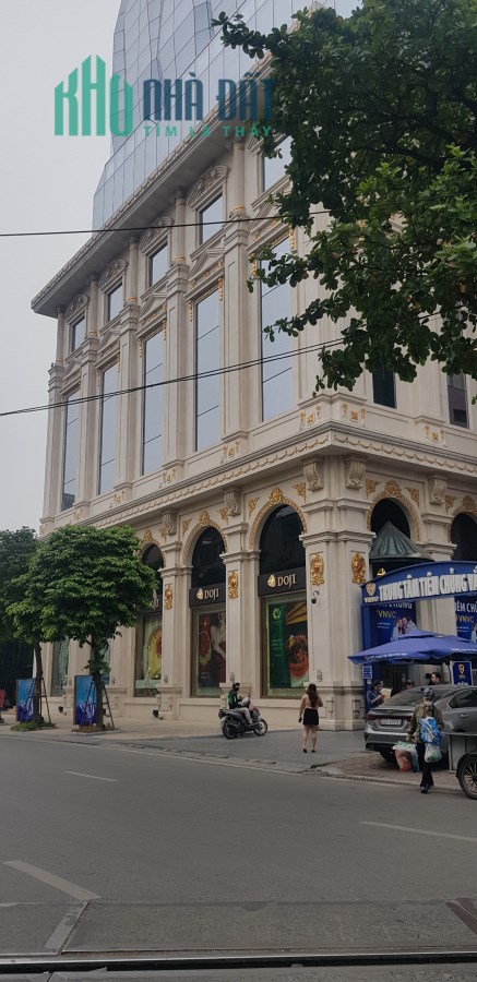 Bán nhà khách san 4 sao 2 thang máy mặt phố Hàng Gai Hoàn Kiếm Hà Nội 500 tỷ.