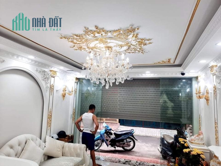 Bán nhà mặt phố Đội Cấn, 8 tầng thang máy, DT40m2, MT4m. 11,9 tỷ. 0338080356