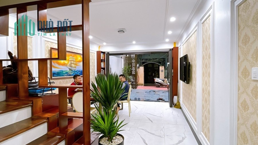 Mua đất tặng nhà full nội thất gỗ Lim Lào, 72m chỉ 10 tỷ