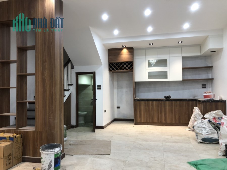 Bán nhà phố Bồ Đề, Mới tinh, ô tô, 50 m2, 4T, chỉ nhĩnh 6 tỷ.