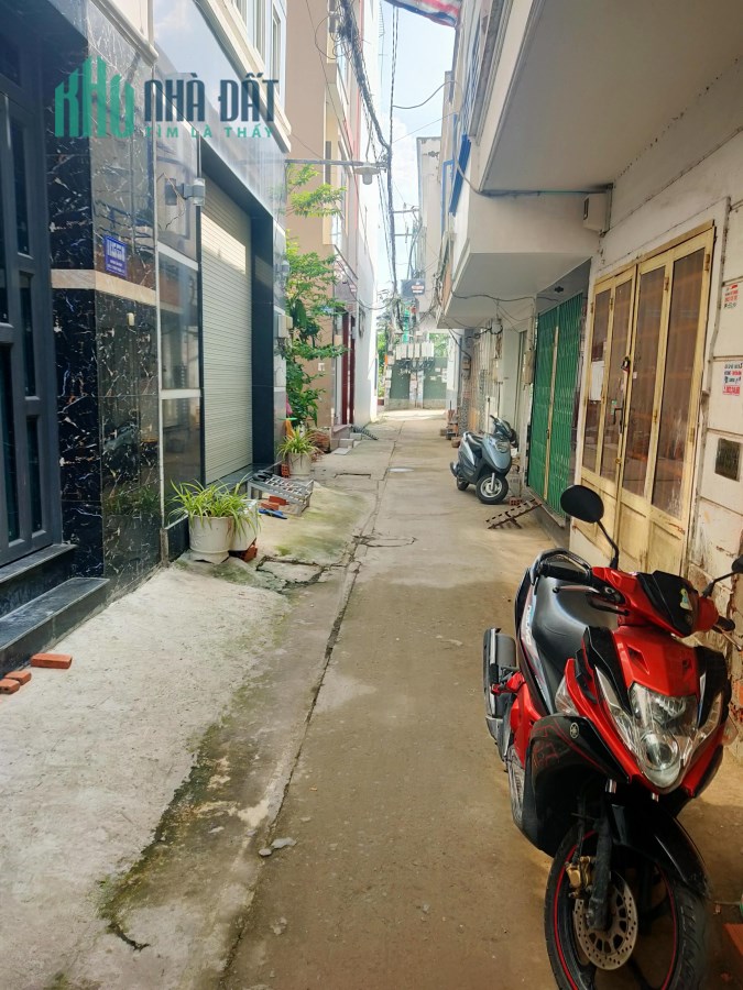 HUỲNH TẤN PHÁT- QUẬN 7 -52M2, 5.2X10M, 6,x TỶ,