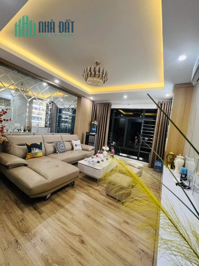 NHÀ AN DƯƠNG VƯƠNG - LÔ GÓC - Ô TÔ VÀO NHÀ - THANG MÁY 77m 5 tầng 9.98 tỷ