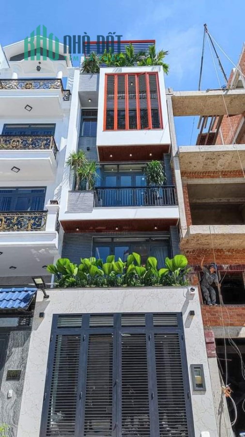 Nhà mới koong 5 tầng Ngọc Lâm, nội thất đỉnh,nhỉnh 6 tỷ