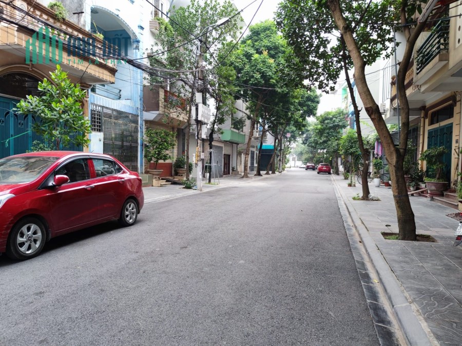 Khu phân lô vỉa hè xe buýt 918 sân Golf Phúc Đồng long Biên 39m 5 tầng 6.5 tỷ