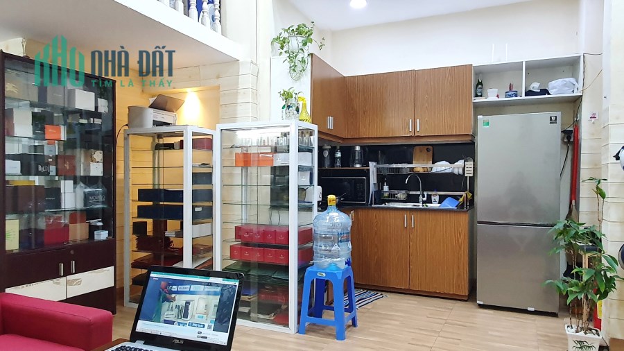 Nhà (5x6m) 2 tầng hẻm 258 đường CMT8 P10Q3 Giá 4.3 Tỷ