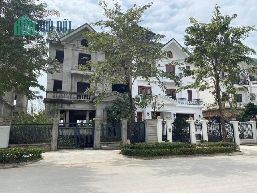 Biệt thự làng châu Âu, 230tr/m2, trước nhà đường to, sau nhà công viên 25ha