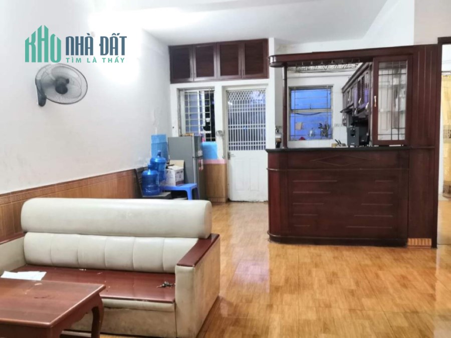 bán chưng cư tầng 2 thang bộ tại việt hưng 2 ban công