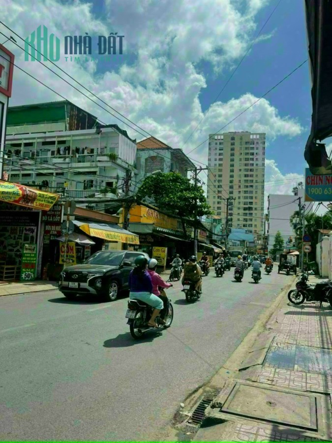 Bán nhà góc 2 mặt tiền số 40 Tân Thành, Tân Phú. Dt 26x60m. Tổng 1530m2 đất ở. Giá 130 tỷ TL