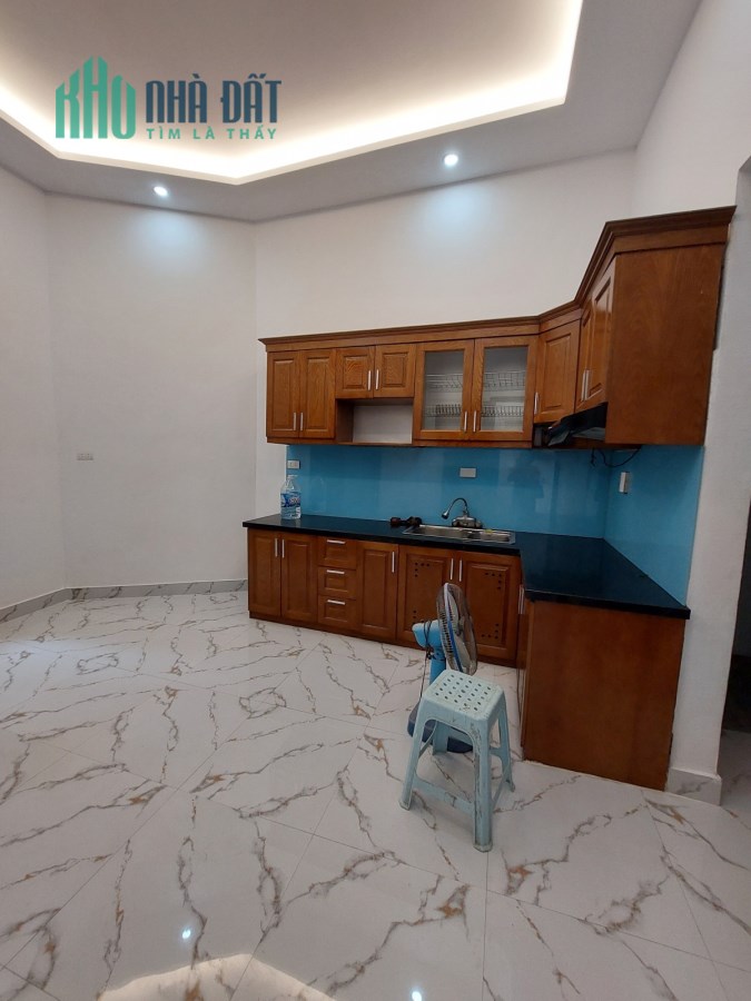 Bán nhà Phố Ngọc Khánh gần ÔTô thoáng tiện ích  60m*4 Tầng MT 5 chỉ 5,7 tỷ.