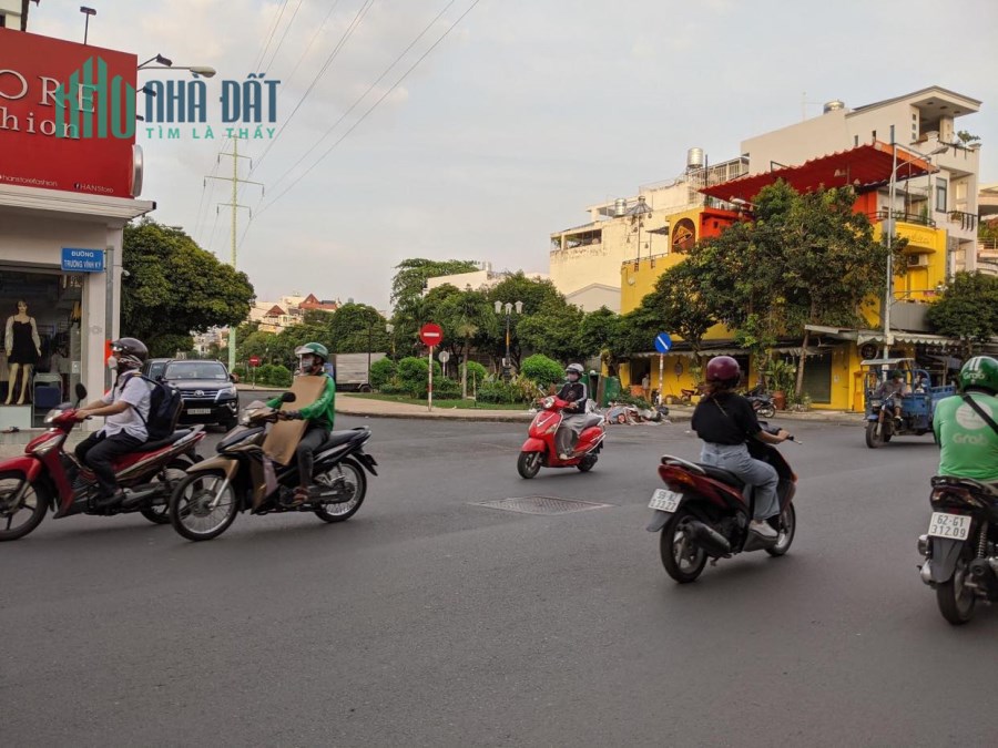 Bán nhà 2 MT - Thành Công - Tân Phú - 515m2 - 19x28 - 28 Tỷ (50Tr/m2)