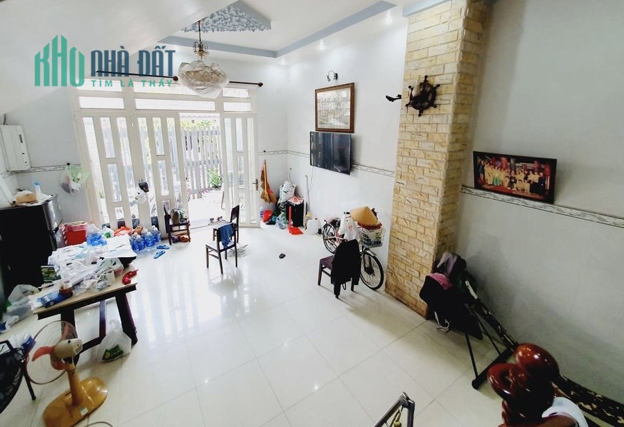 Nhà 3 lầu đường Âu Dương Lân dt 86m2 chỉ 10.3 tỷ