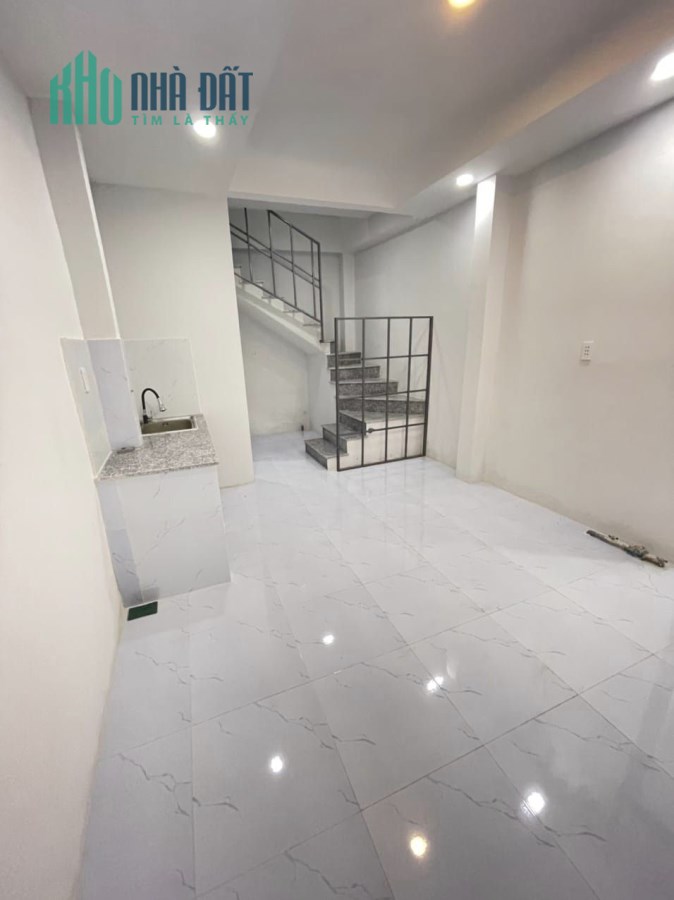 BÁN NHÀ ĐƯỜNG 3/2 , QUẬN 10 DTSD 52m2 , NHỈNH  2  TỶ