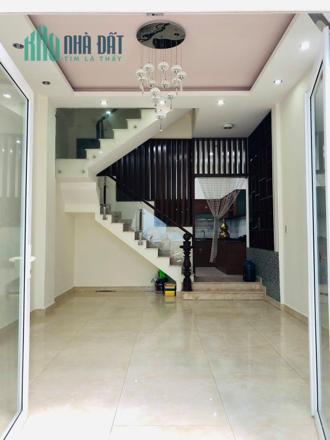 Sốc : Nhà ngang khủng nhất Quận 3, 51m2, 4 tầng chỉ nhỉnh 12 tỷ xe hơi quay đầu