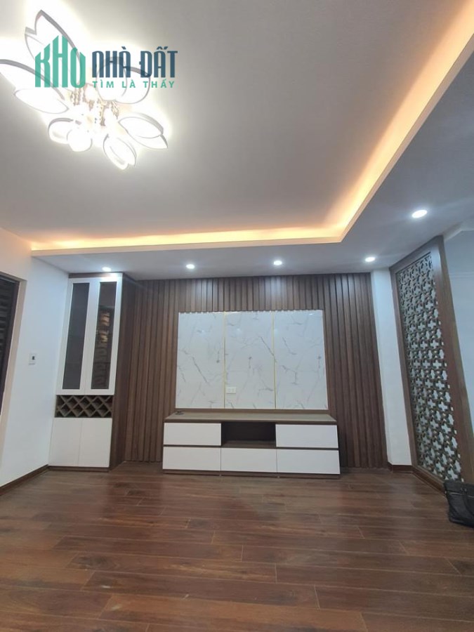 Bán Nhà Bùi Xương Trạch 42mx5 tầng-ngõ thông-nhà mới-4PN-ở ngay 5.48 tỷ thiếtt kế hiện đại.