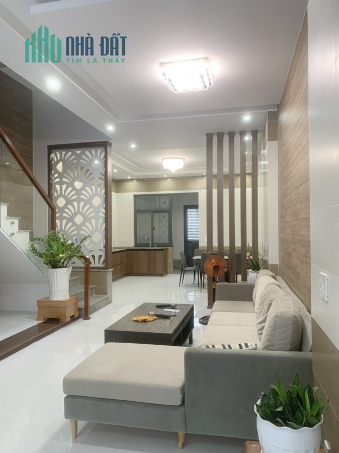 Nhà mới, 3 tầng, 89.4m2 Khu VIP của TPBR đường Nguyễn Hồng Lam