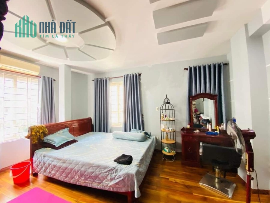 BÁN NHÀ ĐẸP TRƯƠNG CÔNG GIAI CẦU GIẤY, LÔ GÓC THOÁNG SÁNG, GẦN CÔNG VIÊN, CHỈ HƠN 6 TỶ