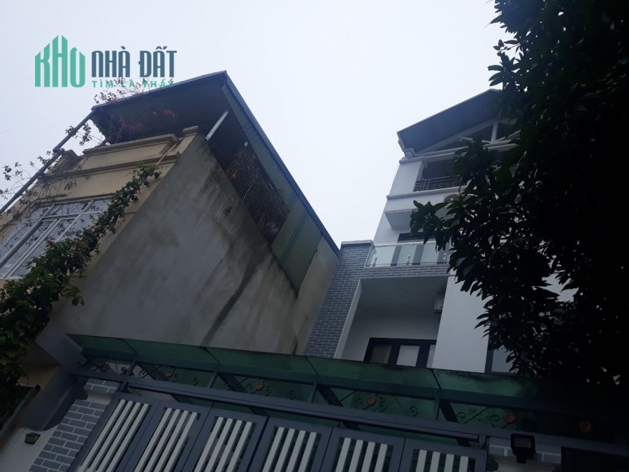 Nhà Ngọc Thụy Mặt phố, vỉa hè, KD, container tránh 90M hơn 12tỷ
