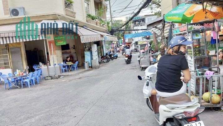 Bán nhà diện tích siêu khủng chỉ 3.7 tỷ, Dương Bá Trạc p1q8.