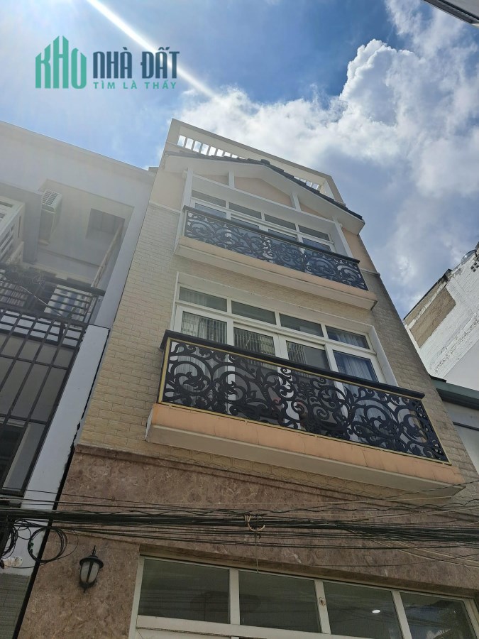 HẺM XE HƠI 7 CHỔ TỚI CỬA - 4 TẦNG NGUYỄN THỊ THẬP Q7 -4.6M x 11M - 7 TỶ NHỈNH