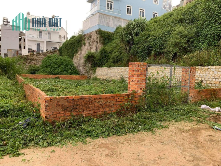 Cần bán gấp đất nền Biệt Thự đường Vạn Thành, Đà Lạt 210m2 giá 7.2 tỷ