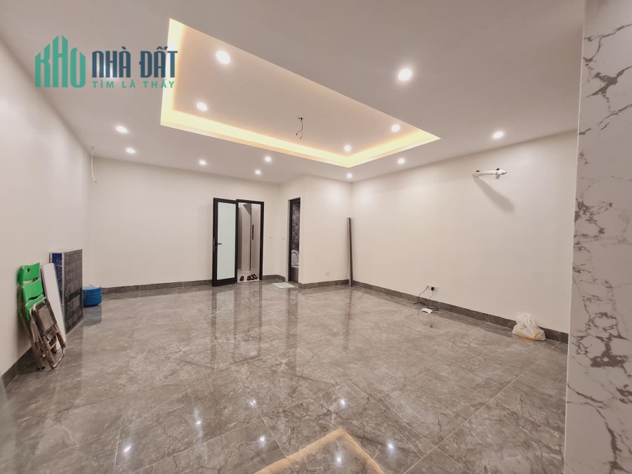 Bán Tòa nhà VP 7 Tầng Mặt Phố NGUYỄN HOÀNG 65m2, Giá 24.5 Tỷ.