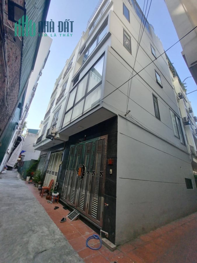 Bán nhà phố Việt Hưng, lô góc, ô tô đỗ trước cửa, diện tích 33 m2, giá chỉ 3.65 tỷ