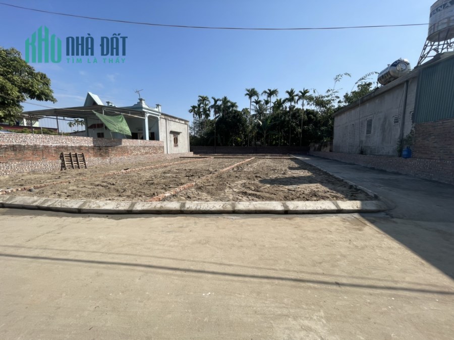 Bán gấp  lô đất nền sổ đỏ riêng tùng lô tọa lạc tại tân dân