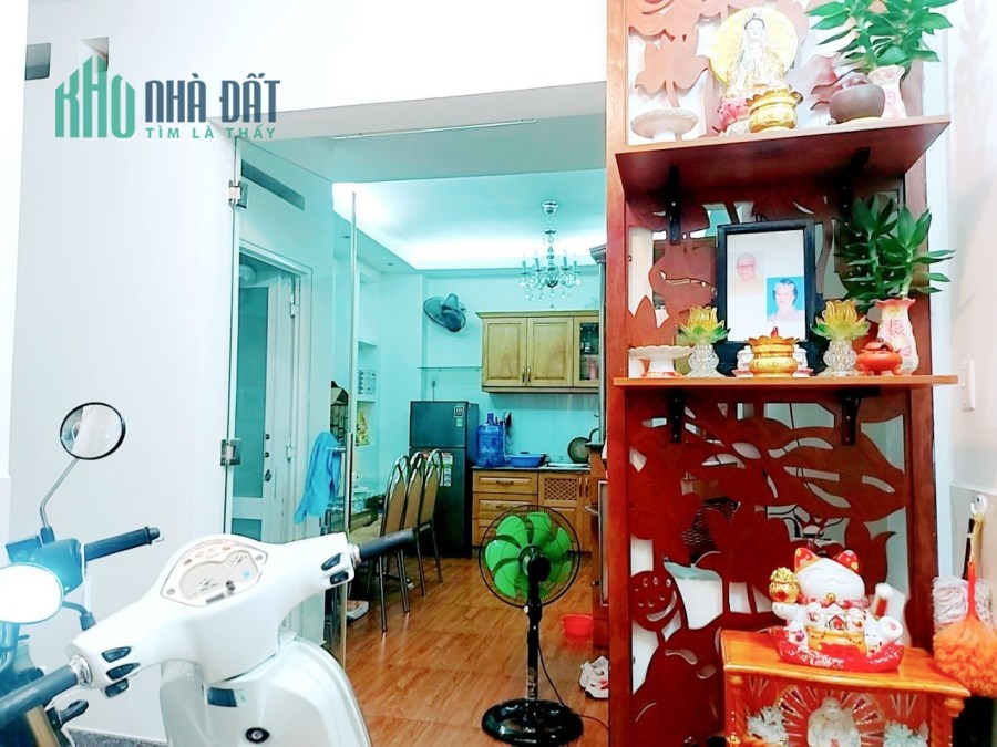 HÀNG CỰC HIẾM, HẺM XE 3 GÁC, đường Nguyễn Trọng Tuyển quận Tân Bình,  giá chỉ nhỉnh 5 tỷ, 53 m2