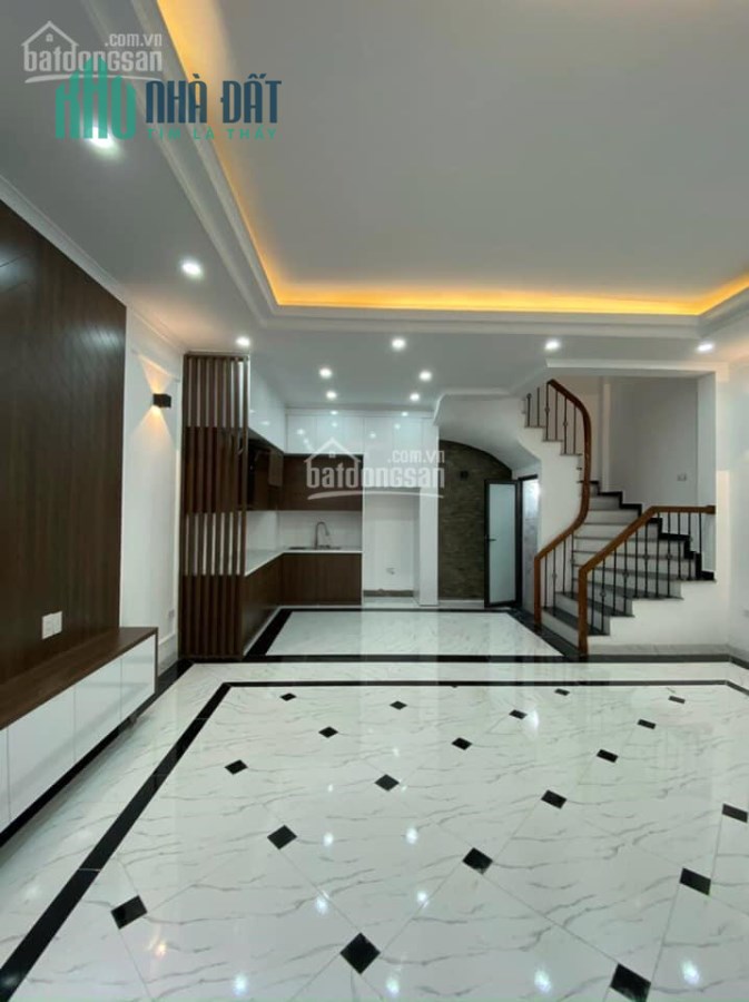 Bán gấp Mặt ngõ Trường Chinh giá 4.3 tỷ, 33mx6T, đẹp, căn góc