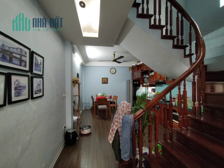 Siêu phẩm Nguyễn Văn Cừ DT53 5 tầng mt 4 6.2 tỷ Long Biên
