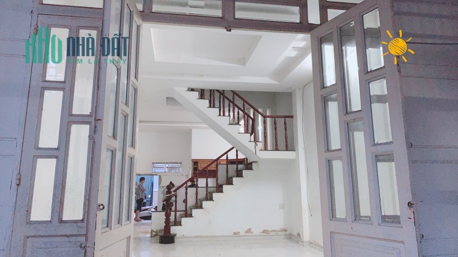 Chính chủ bán gấp nhà  Bình Thành,BHHB, Bình Tân  2 tầng, HXH, DT 5 x 15m  giá chỉ  3 tỷ 750.
