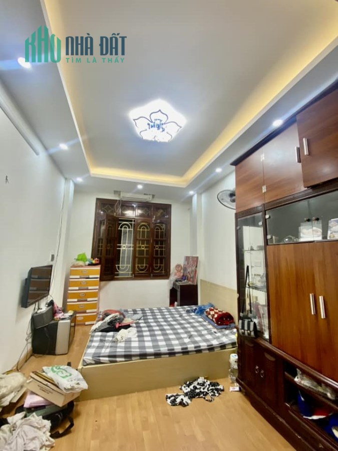 Nhà Hòa Bình,  minh khai, Hai Bà Trưng 30 * 4 Tầng  giá 3.1 Tỷ