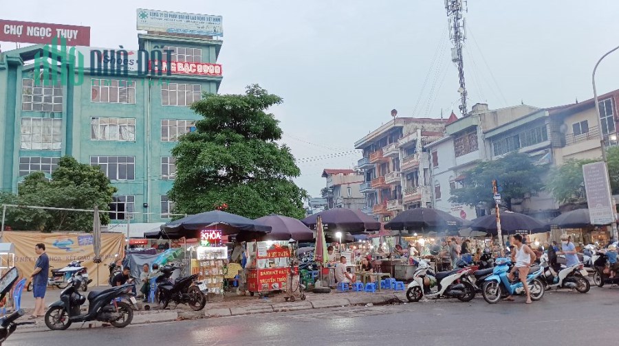 Nhà phố Ngọc Thụy, Long Biên, 4xm. 5 tầng full nội thất. Ô tô vào nhà. 5 tỷ.