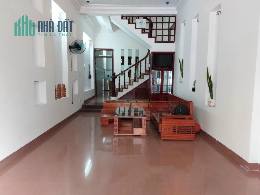 Bán đất tặng nhà sát chợ Cồn, đường Hùng Vương, 120m2, ba gác, nhỉnh 4 Tỷ.