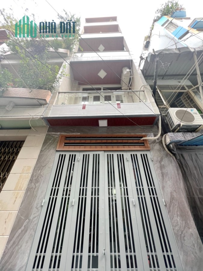 Nhà mới 4 tầng hẻm xe hơi đường Võ Văn Kiệt thông Cao Đạt P1Q5
