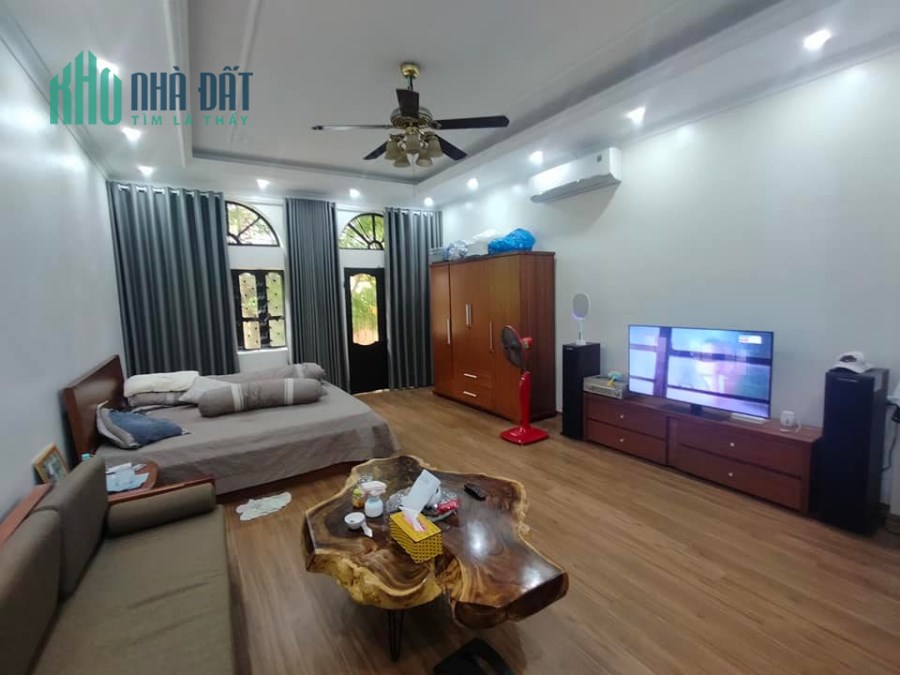 Cực hiếm Văn Cao - Ba Đình! Bán nhà Văn Cao, nhà mới, ở sướng, ngõ thông, 42m2, MT 4.8m, giá 5.3 tỷ