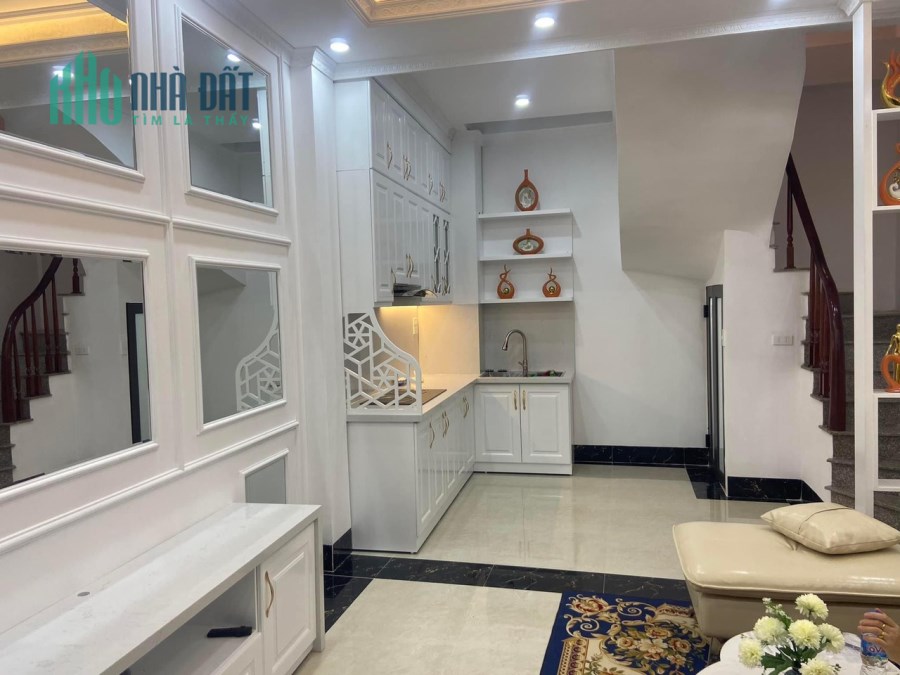 Hiếm-Pháo Đài Láng-Đống Đa 32mx5 tầng-Full nội thất-3PN-Kinh doanh-gần ô tô.