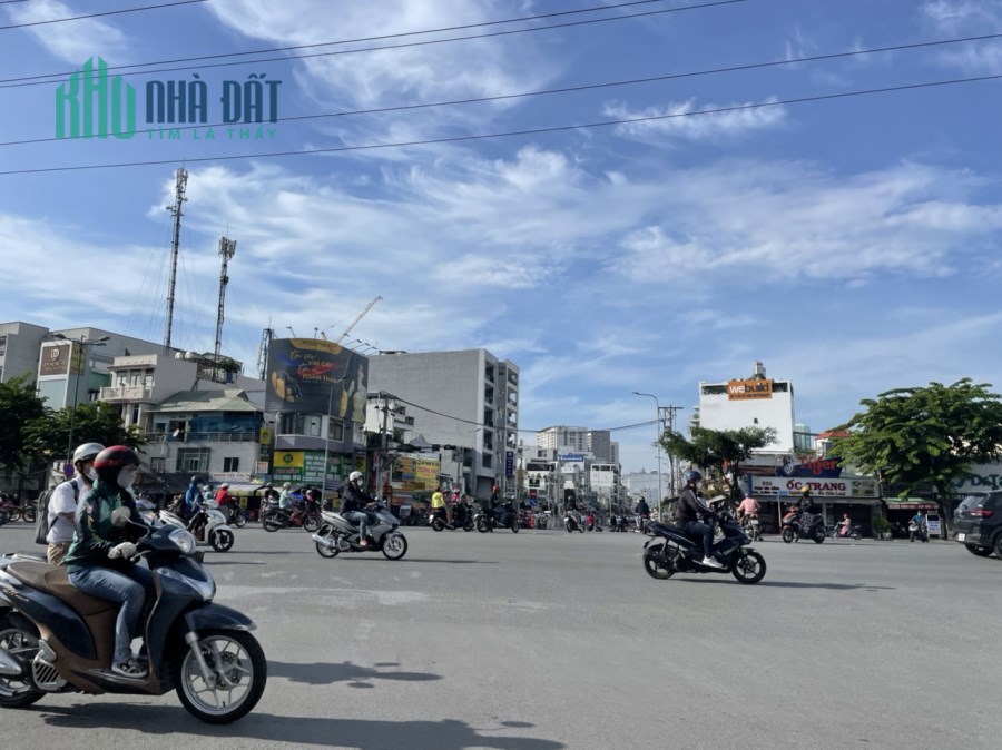 Bán lô đất Ba mặt tiền đường Nguyễn Xí, phường 13, Quận Bình Thạnh